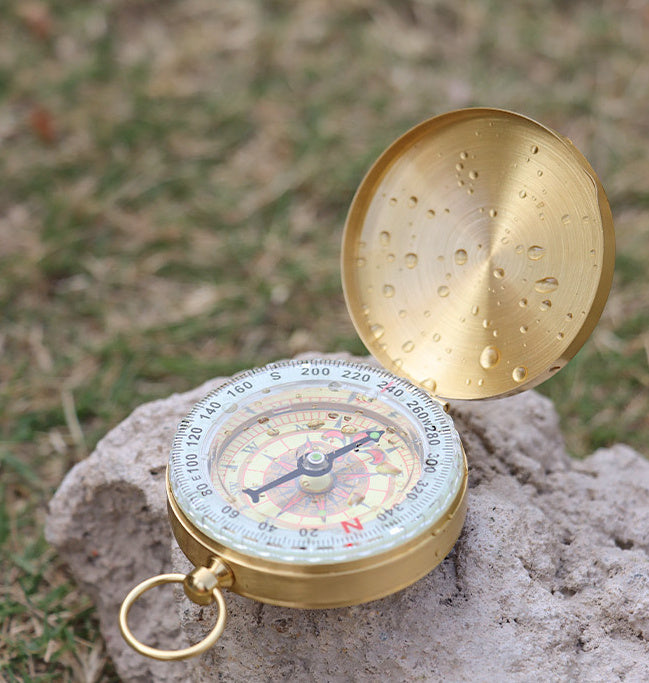 Brass Compass G50 Pocket Watch Vintage Flip Compass Outdoor Mountaineering Multifunctional Lidded Luminous